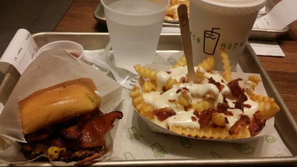 Shake Shack Houston, Galleria by null