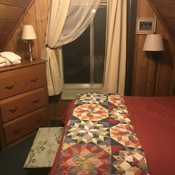 Arrowhead Pine Rose Cabins - beds - Venues & Event Spaces Near Me - Twin Peaks, California