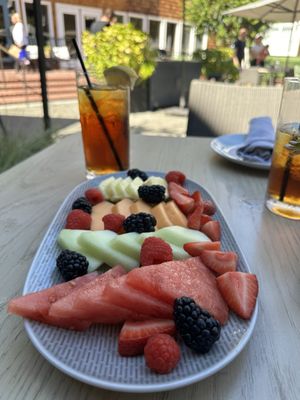 Menlo Tavern by null