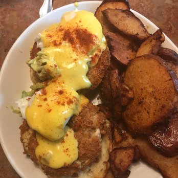Huckleberry's - Crab cake bene! - Breakfast & Brunch Near Me - Fresno, California
