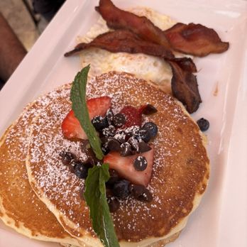 Jeannine's Bakery & Restaurant - Pancakes - Coffee & Tea Near Me - Santa Barbara, California