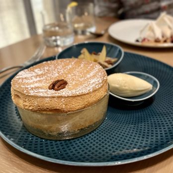Knife Pleat - Pear ice cream and soufflé was perfect. - French Near Me - Costa Mesa, California Knife Pleat - Pear ice cream and soufflé was perfect. - French Near Me - Costa Mesa, California