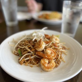 9 Pad Thai - Lunch shrimp pad Thai ($12) - Thai Near Me - Springfield, Virginia