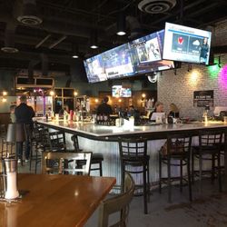 Shoals Bar & Grill - Large bar to get comfortable