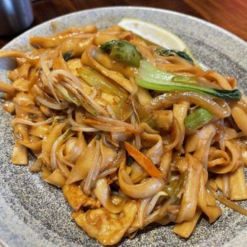 Kungfu Kitchen - Chicken Stir-Fry Hand Cut Noodle - Dim Sum Near Me - Orlando, Florida Kungfu Kitchen - Chicken Stir-Fry Hand Cut Noodle - Dim Sum Near Me - Orlando, Florida