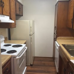 Willow Creek Apartments by Apartment Service Management Company - Kitchen