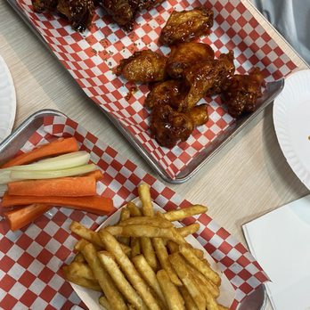 Wing Bros - Teriyaki Sesame Sauce & Gochujang Korean BBQ Sauce - Chicken Wings Near Me - Brentwood, California Wing Bros - Teriyaki Sesame Sauce & Gochujang Korean BBQ Sauce - Chicken Wings Near Me - Brentwood, California