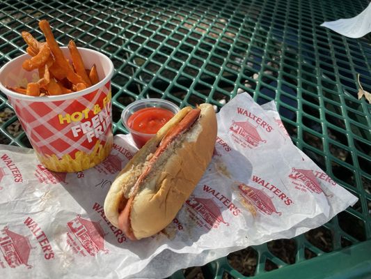 Walter's Hot Dogs by null