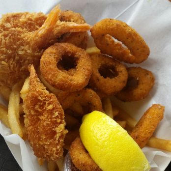 Lil Hut - Combo (got squid and shrimp) - Seafood Near Me - Morro Bay, California