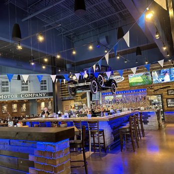 Ford's Garage Novi - Great decor and ambiance - Burgers Near Me - Novi, Michigan Ford's Garage Novi - Great decor and ambiance - Burgers Near Me - Novi, Michigan
