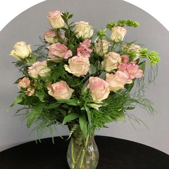 Devault Floral - Pink roses - Florists Near Me - Lubbock, Texas Devault Floral - Pink roses - Florists Near Me - Lubbock, Texas