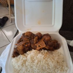 Tail End Bar and Restaurant - I love them Oxtail and white Rice