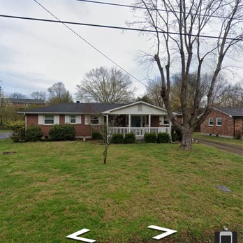 Full Circle Tree & Shrub - Before - big old tree! - Landscaping Near Me - Nashville, Tennessee Full Circle Tree & Shrub - Before - big old tree! - Landscaping Near Me - Nashville, Tennessee