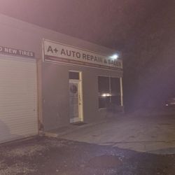 Hawthorne's NY Pizza & Bar - The towing place in Indian Trail 20 miles away where we were forced to pick up our stolen car!!