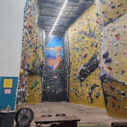Phoenix Rock Gym - Indoor rock climbing wall