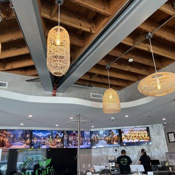 BB Cafe & Catering - Love the ambiance - Cafes Near Me - Burbank, California