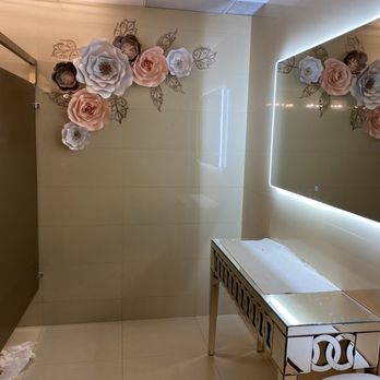 Reception Palace Ballrooms - Women's Restroom Vanity - Venues & Event Spaces Near Me - Miami, Florida