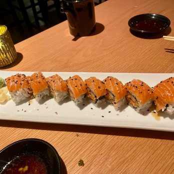 Taisho - Salmon truffle roll - Sushi Bars Near Me - Sherman Oaks, California Taisho - Salmon truffle roll - Sushi Bars Near Me - Sherman Oaks, California