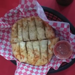 GiGi's Pizzeria - Cheesy bread, the best