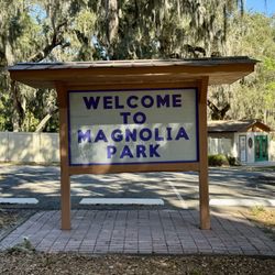 Magnolia Park - Welcome sign