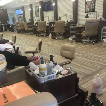 Top Nails & Spa - Nail Salons Near Me - Auburn, Washington