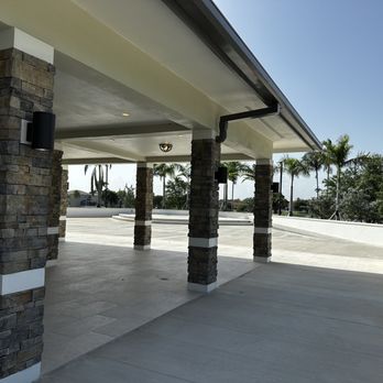 William B. Armstrong Dream Park - Outdoor to the right- large open area. The lake is there too - Parks Near Me - Pembroke Pines, Florida