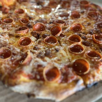 Edmund's Oast Brewing - Pepperoni pizza - Pizza Near Me - Charleston, South Carolina Edmund's Oast Brewing - Pepperoni pizza - Pizza Near Me - Charleston, South Carolina