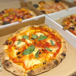 King Dough - Carmel - Margherita pizza