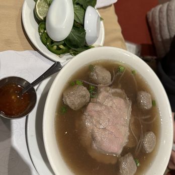 La Maison De La Reine - Beef Ball Rice Noodle Soup - Vietnamese Near Me - Novato, California La Maison De La Reine - Beef Ball Rice Noodle Soup - Vietnamese Near Me - Novato, California