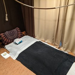 Relax PDX - Heated, memory foam pad feels like you are floating on a cloud. RelaxPDX Fusion massage is floor based work.