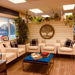 Kyle Willis Beauty Hair and Makeup Studio - Beautiful waiting area