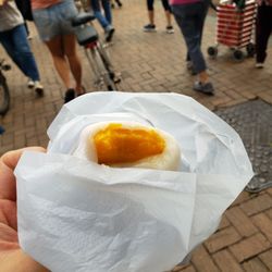 允升甜品 - Inside mango mochi