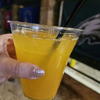 Bentley's Bar - Pineapple juice - Bars Near Me - San Antonio, Texas