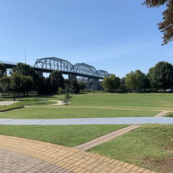 Walnut Street Bridge - View from coolridge park - Landmarks & Historical Buildings Near Me - Chattanooga, Tennessee