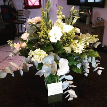 Atrellis Flower & Gifts - Beautiful arrangement - Florists Near Me - Windsor, California