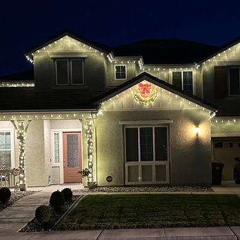 Santa’s Lights - Holiday Decorating Services Near Me