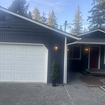 Guardian Painting - Trim and garage painted white. - Painters Near Me - Bothell, Washington Guardian Painting - Trim and garage painted white. - Painters Near Me - Bothell, Washington