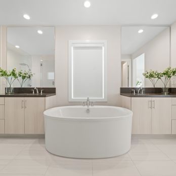Zorka Home Staging - Master Bathroom - Home Staging Near Me Zorka Home Staging - Master Bathroom - Home Staging Near Me