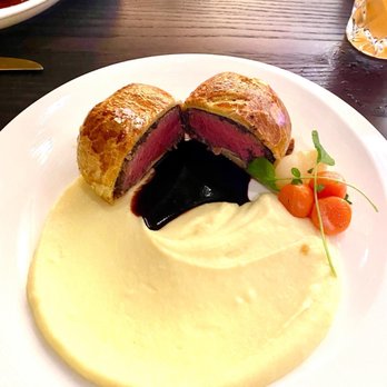 Hell's Kitchen - Beef Wellington - Cocktail Bars Near Me - Funner, California