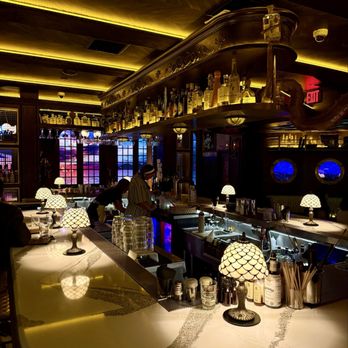 Captain's Quarters - Beautiful bar - Cocktail Bars Near Me - San Diego, California