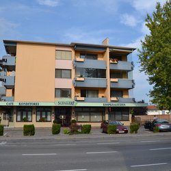 Cafe-Konditorei Schallert - Schllert von außen