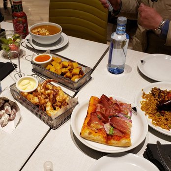 La Plaça Gastro Mercat - Pizza Near Me - Barcelona, B