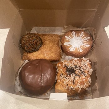 Kasama - Black sesame coconut macaroon, apple hand pie, huckleberry and ube basque, truffle croissant, Boston crème pie - Filipino Near Me - Chicago, Illinois Kasama - Black sesame coconut macaroon, apple hand pie, huckleberry and ube basque, truffle croissant, Boston crème pie - Filipino Near Me - Chicago, Illinois