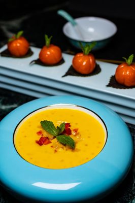 Lai Wah Heen by null