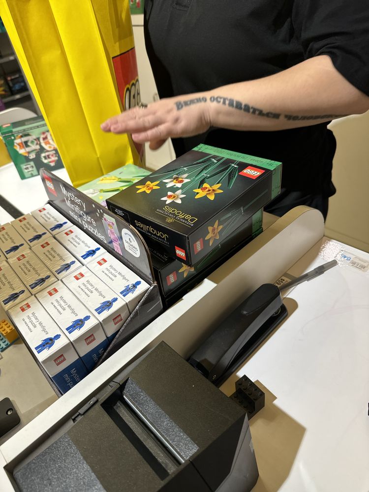 LEGO STORE Updated September 2024 125 Westchester Ave, White Plains