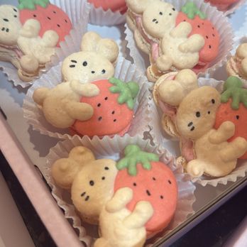 Meowvelous Bakes - Custom Cakes Near Me - San Francisco, California