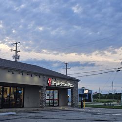Simple Simon's Pizza - Store Front