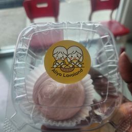 The Hawaiian "purple" Ube Lava Mooncake The Hawaiian "purple" Ube Lava Mooncake