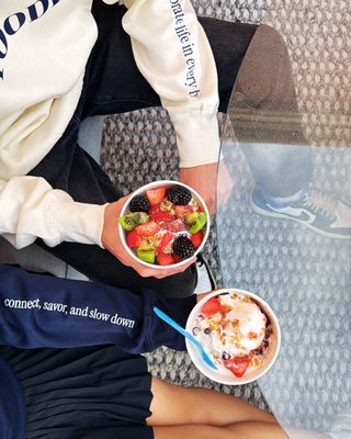 Go Greek Yogurt by null