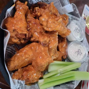 Rocky's Pub - buffacue wings - Pubs Near Me - Liverpool, New York Rocky's Pub - buffacue wings - Pubs Near Me - Liverpool, New York